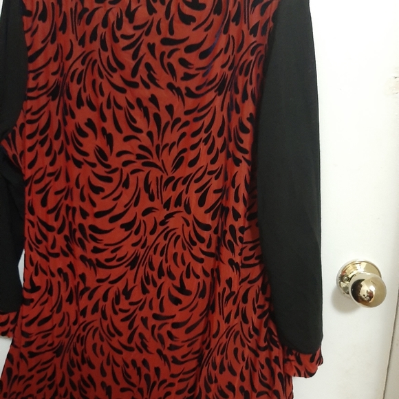 Flexibility blouse in net or velvet. - Picture 2 of 2